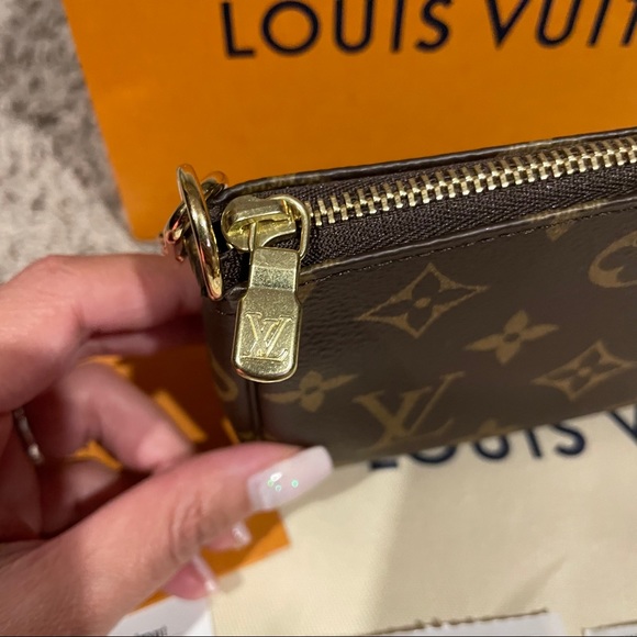 SOLD Louis Vuitton Mini Pochette in Monogram - Picture 5 of 8
